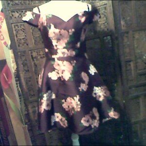 Windsor Wine Floral w/Petticoat cold shoulder